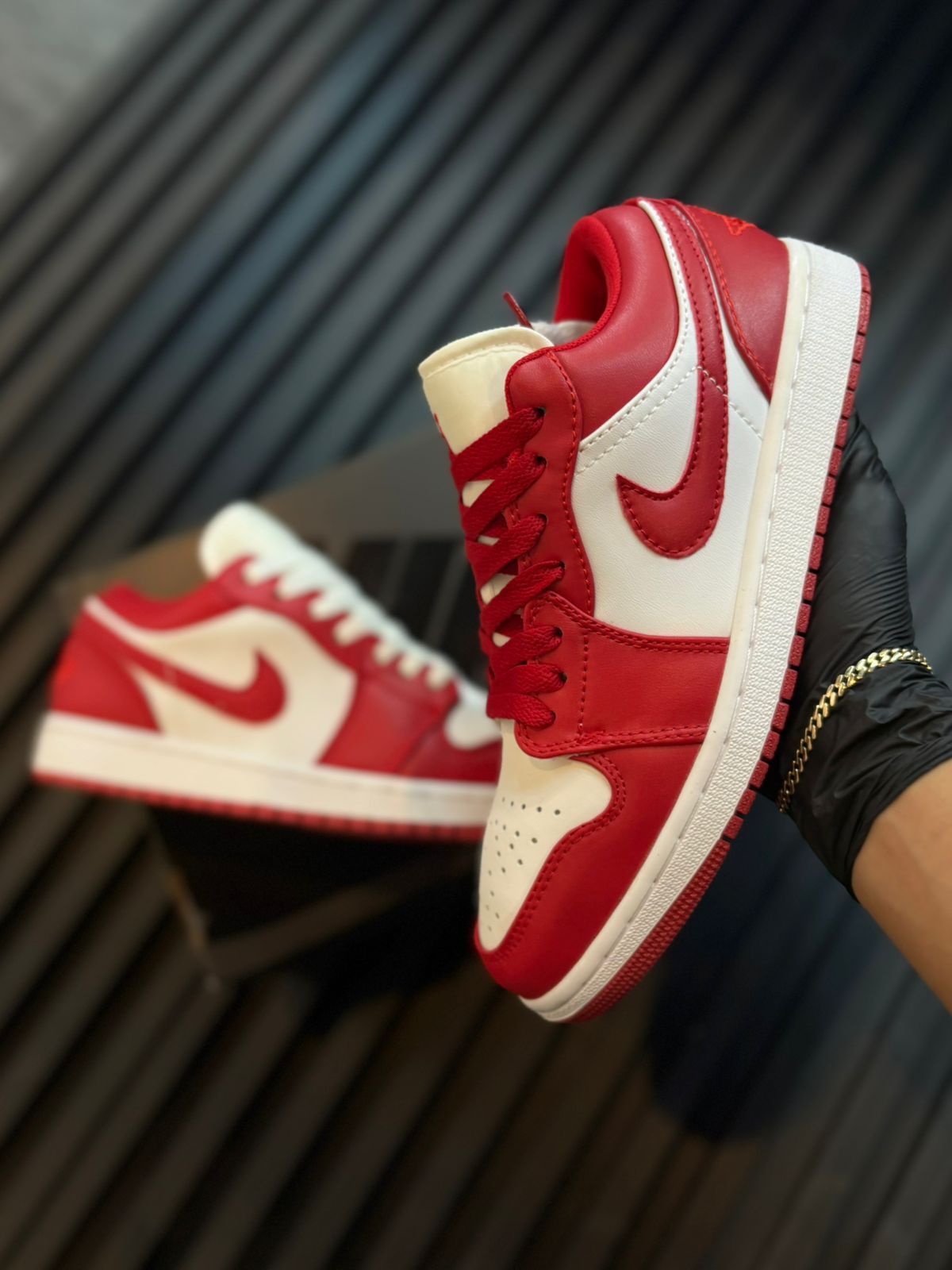 Air Jordan 1 Low Rojo Universitario y Blanco