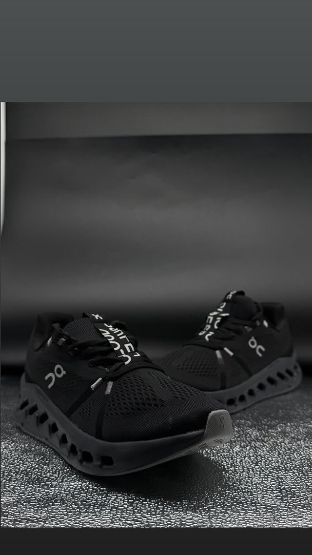 On Cloud Negro total