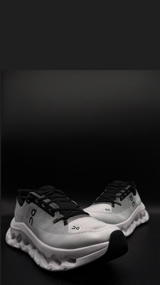 On Cloud Blanco / Negro Degradado