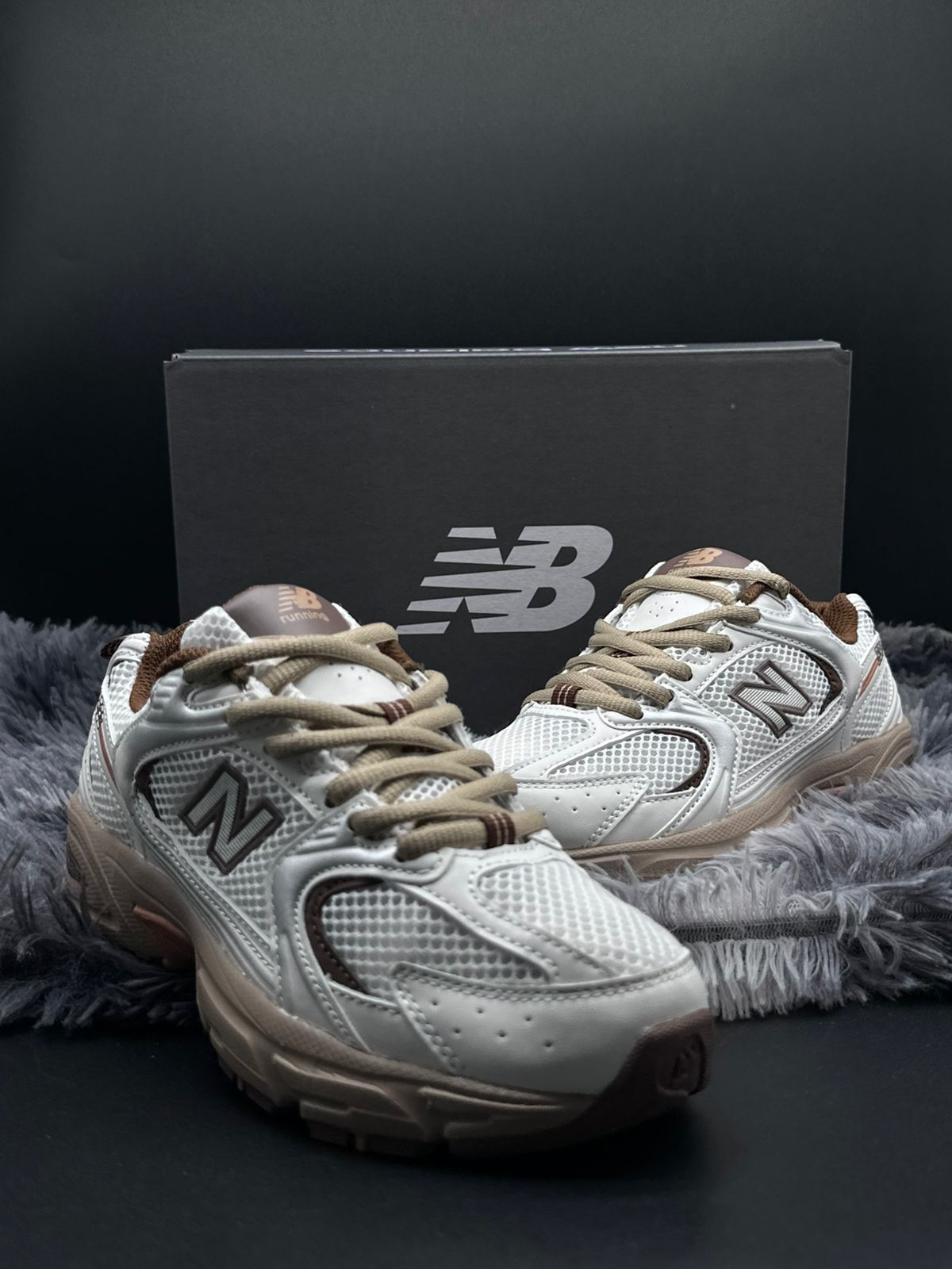 New Balance 530 Blanco/Café