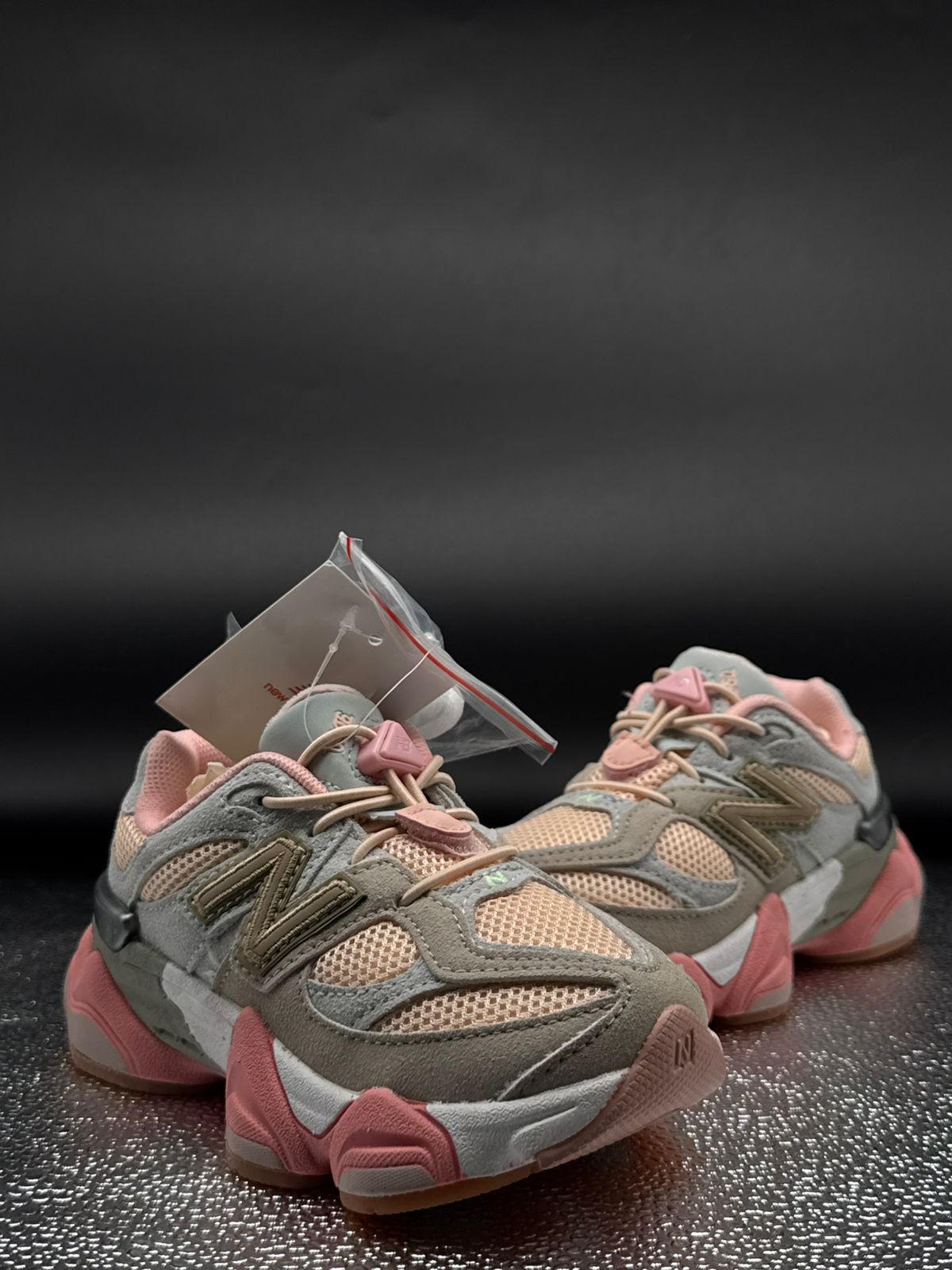 New Balance 9060 Rosa Pastel