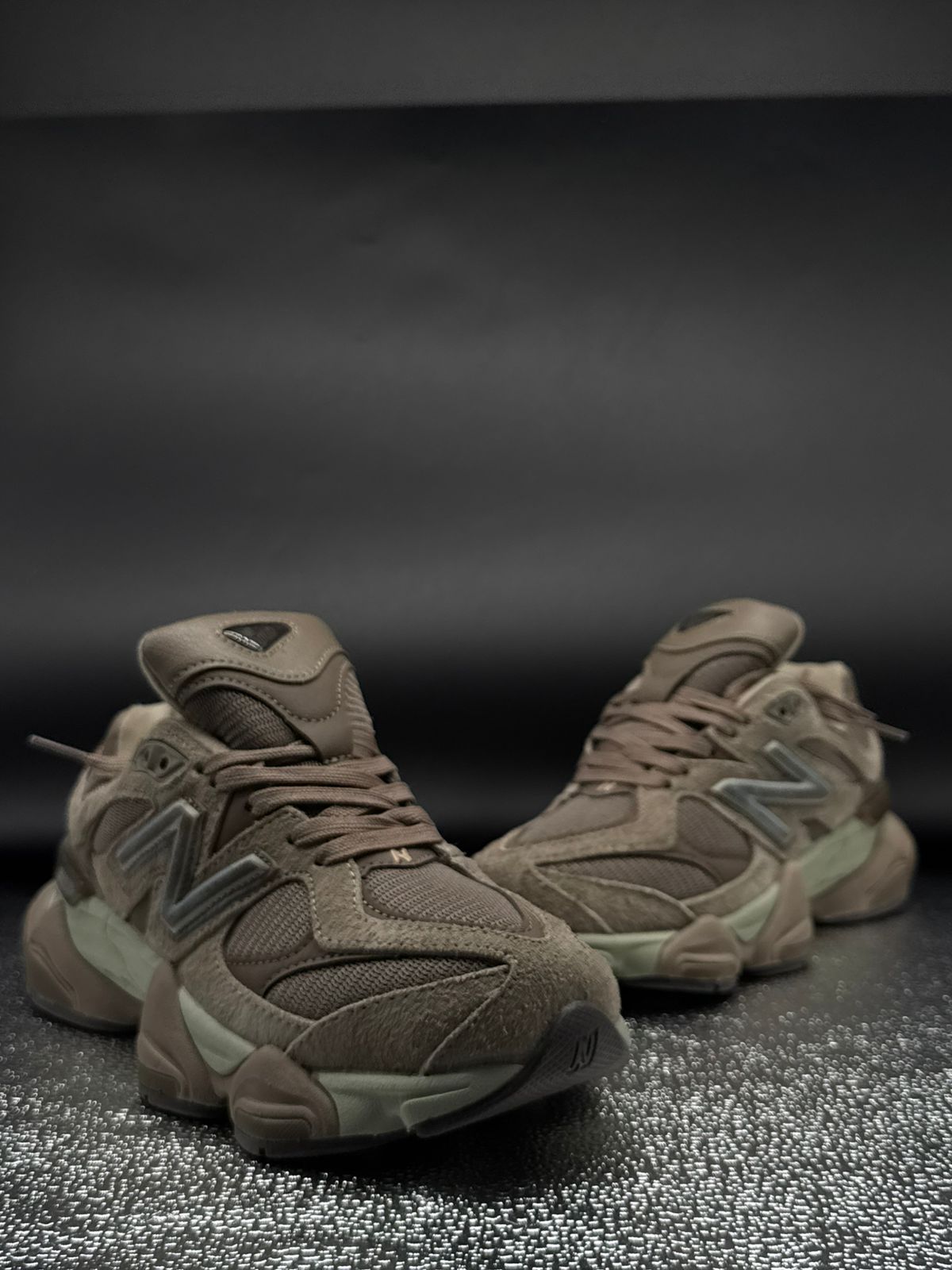 New Balance 9060 Gamuza Café