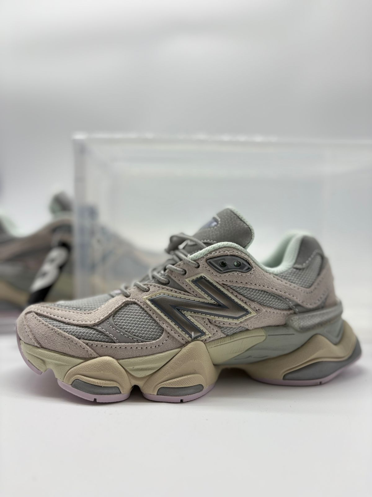 New Balance 9060 Gris Lunar/Lila