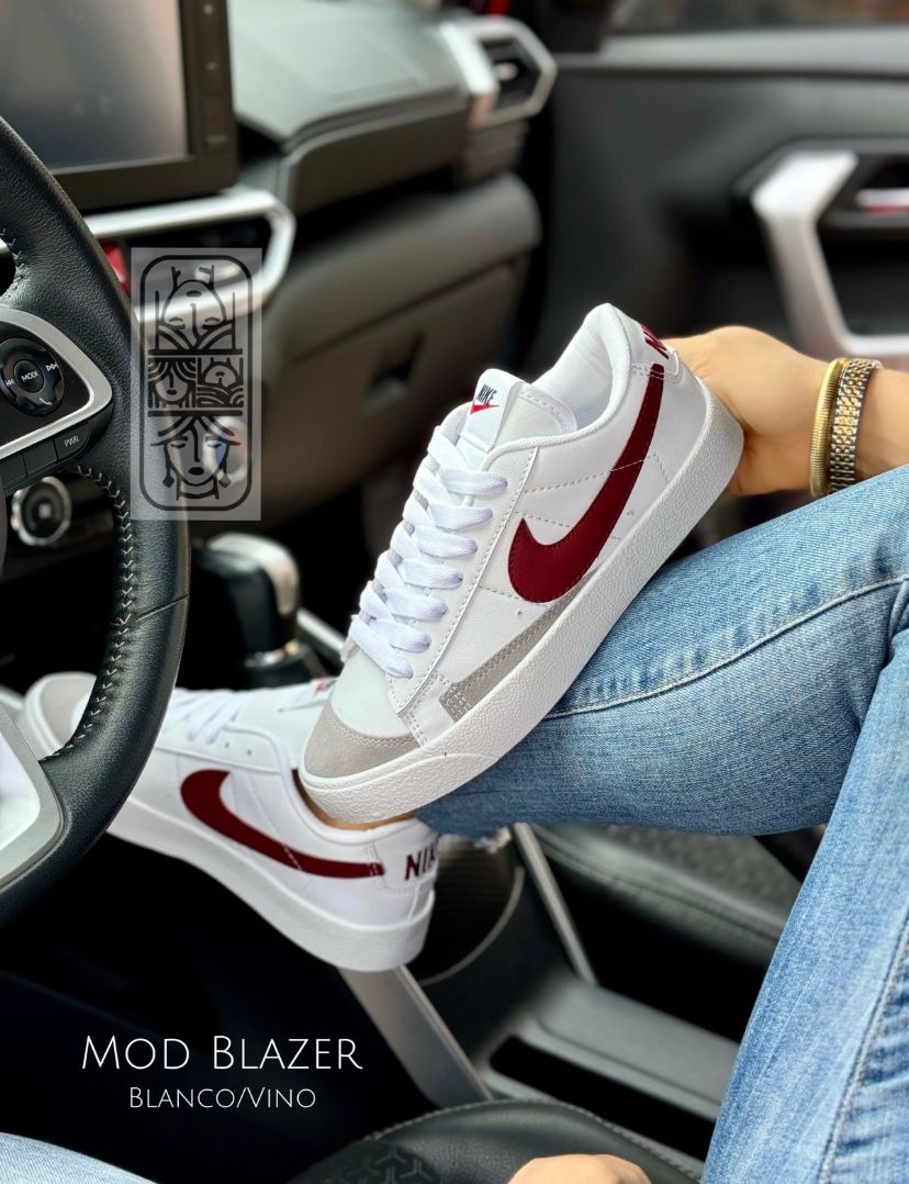 Blazer Choclo Blanco/Vino (Dama)