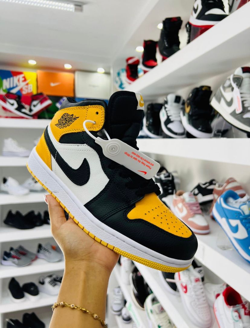 Air Jordan 1 Mid Amarillo/Negro/Blanco "Taxi"
