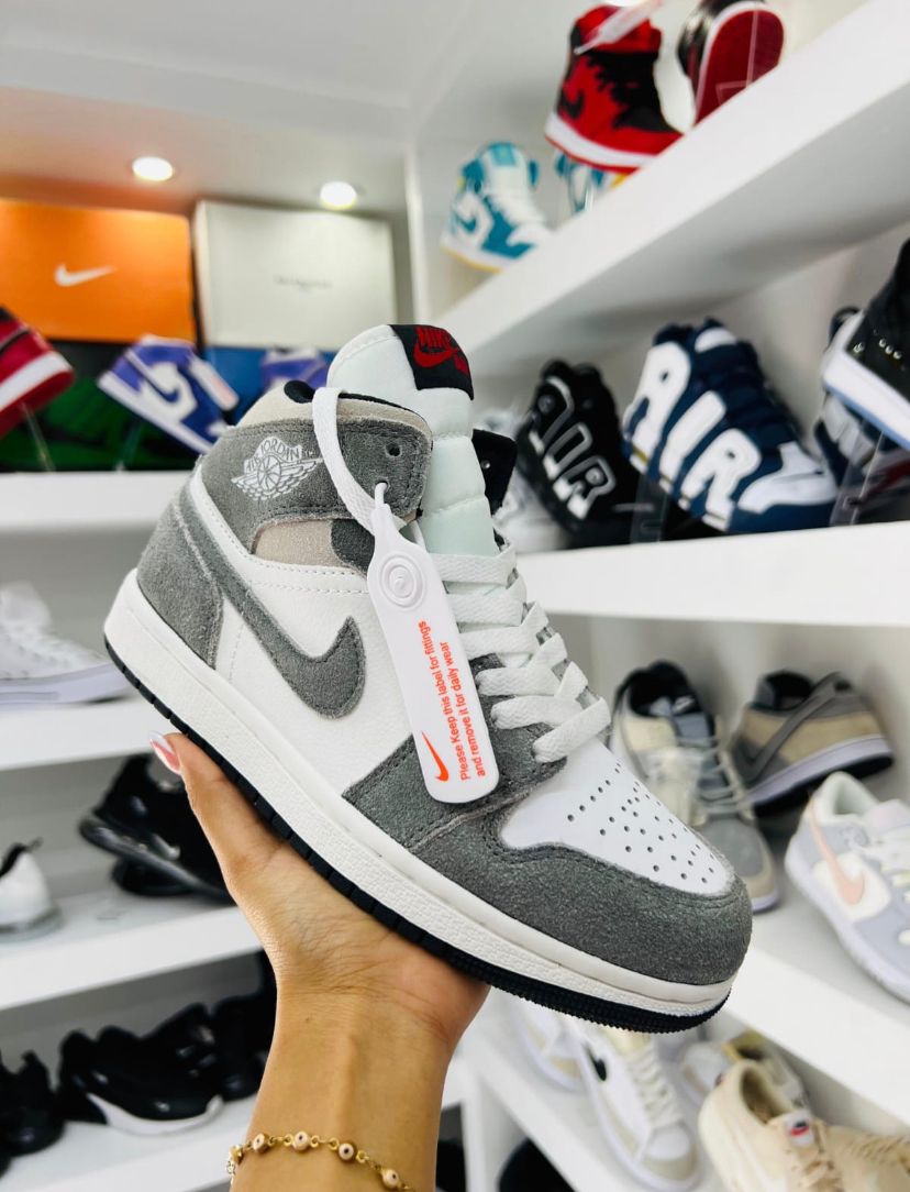 Air Jordan 1 Mid Gris Suede/Blanco