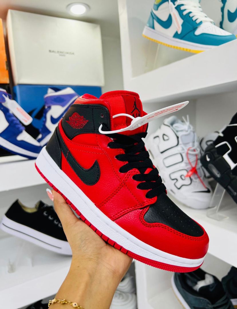 Air Jordan 1 Mid Rojo/Negro