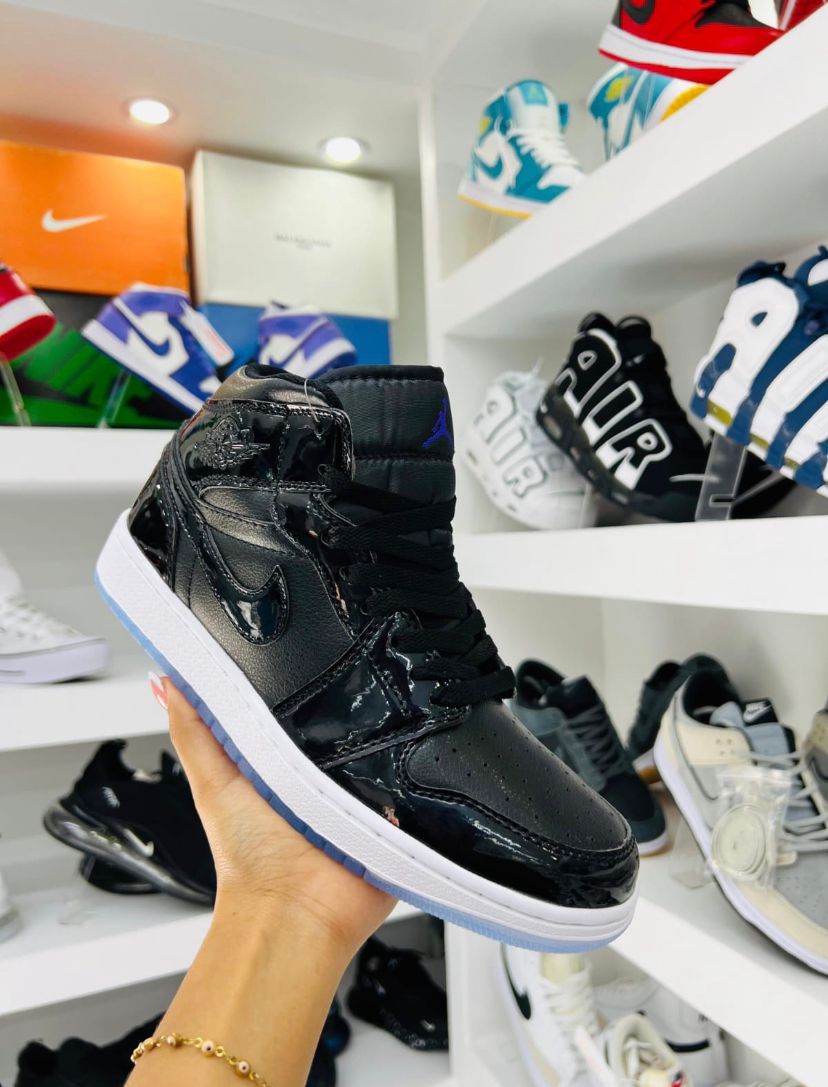 Air Jordan 1 Mid Negro Charol