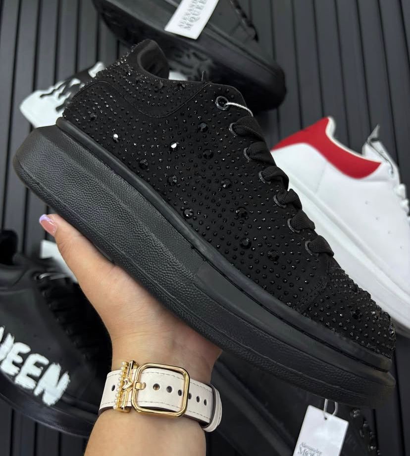 Alexander Mcqueen negro con cristales/pedrería