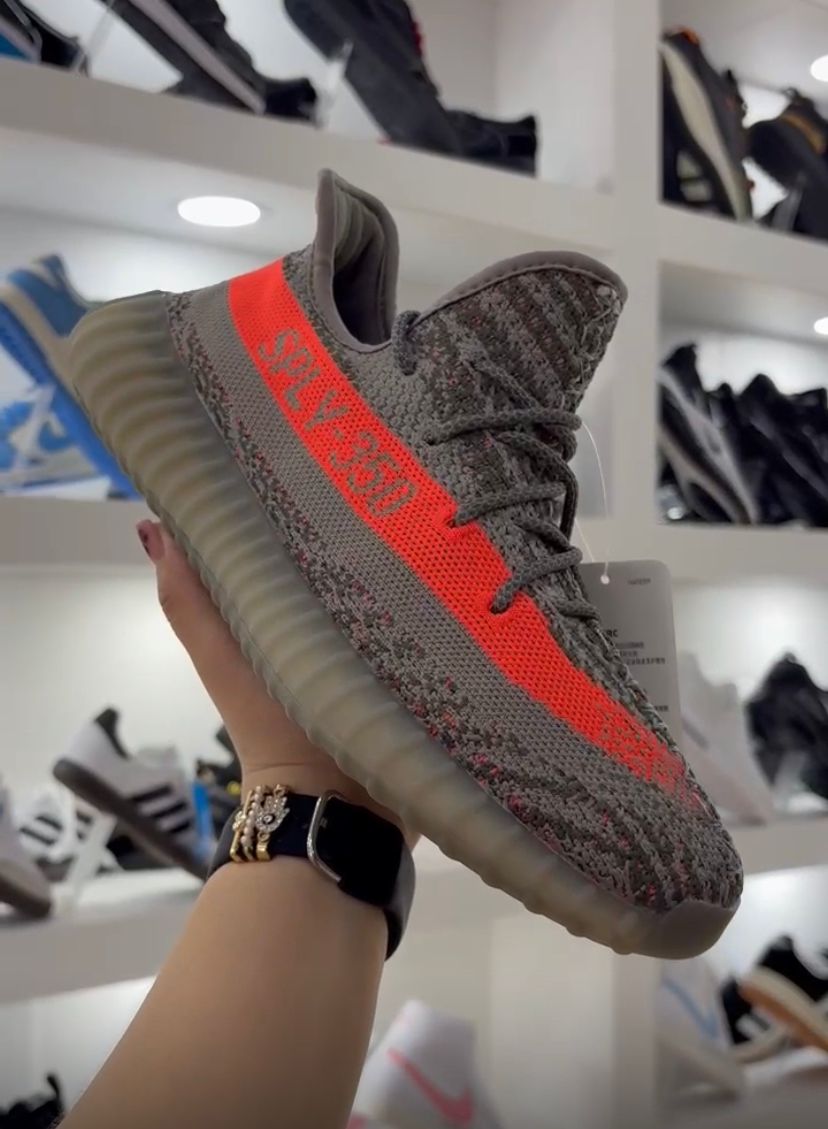 Yeezy Boost 350 Gris/Franja Naranja