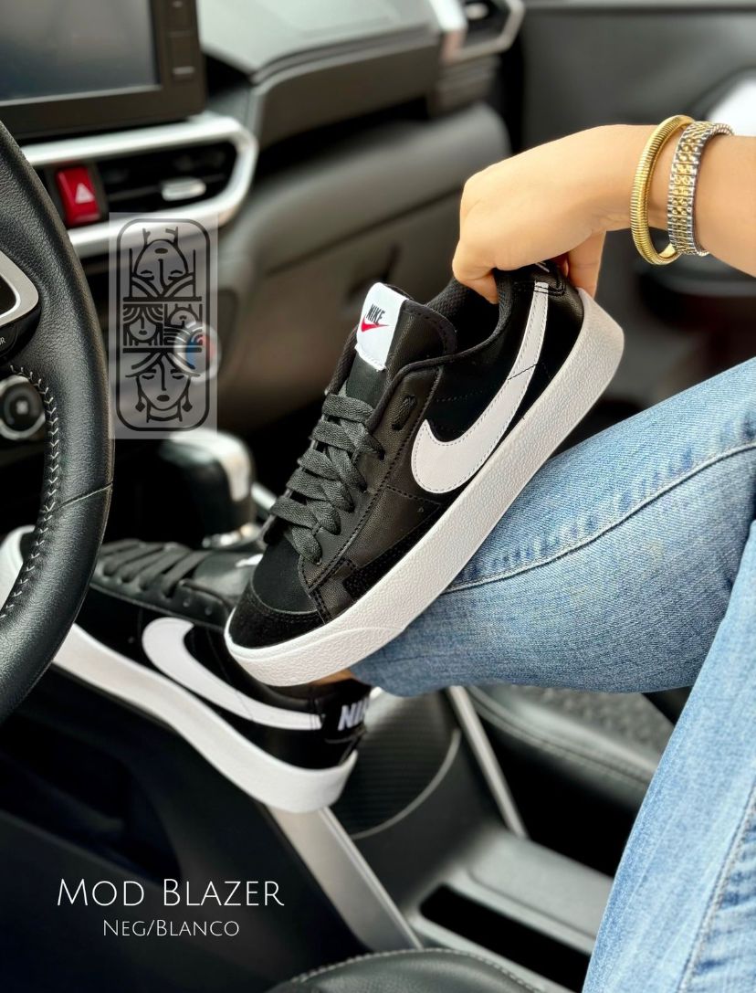 Blazer Choclo Negro/Blanco (Dama)